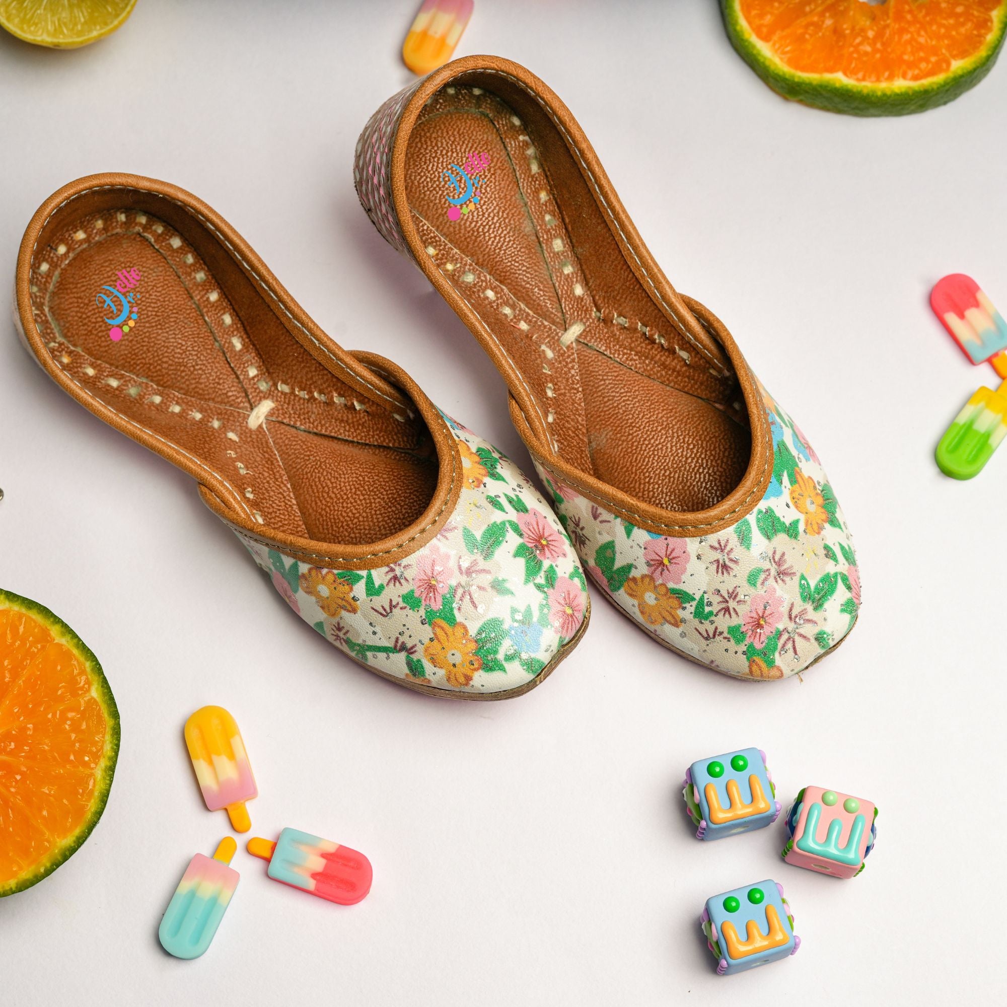 White Margarita Floral Print Juttis