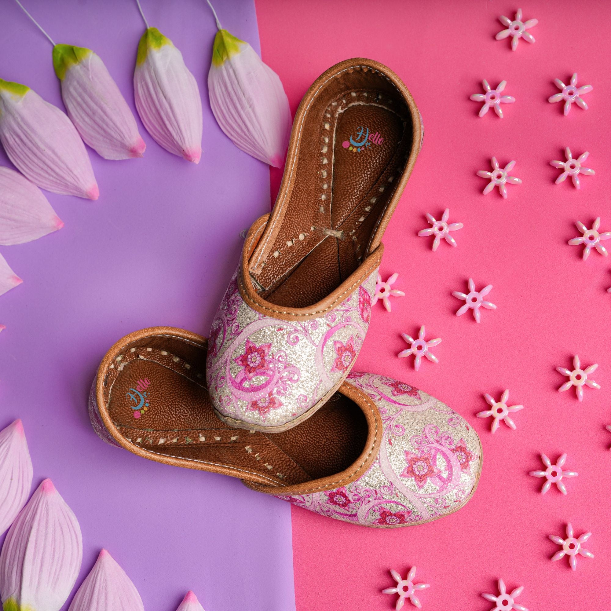 Pink Rosa Glittery Floral Motif Juttis