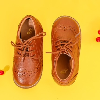 Tan- lace up shoes